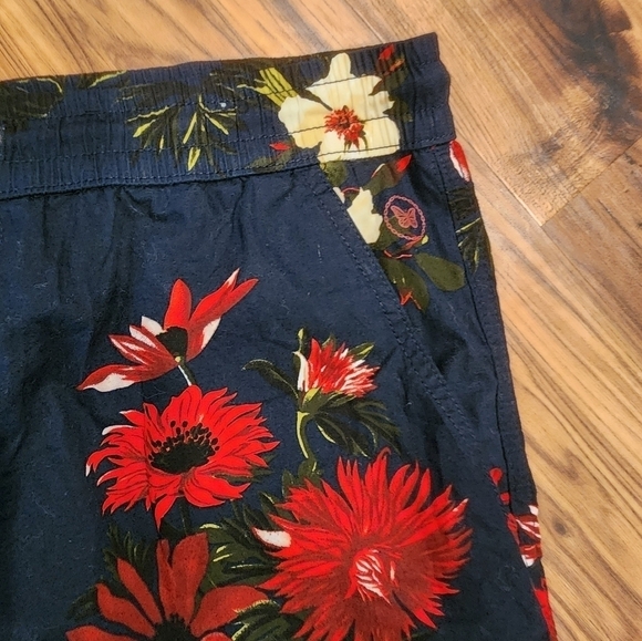 Floral Aloha Hawaiian Shorts - Picture 7 of 7